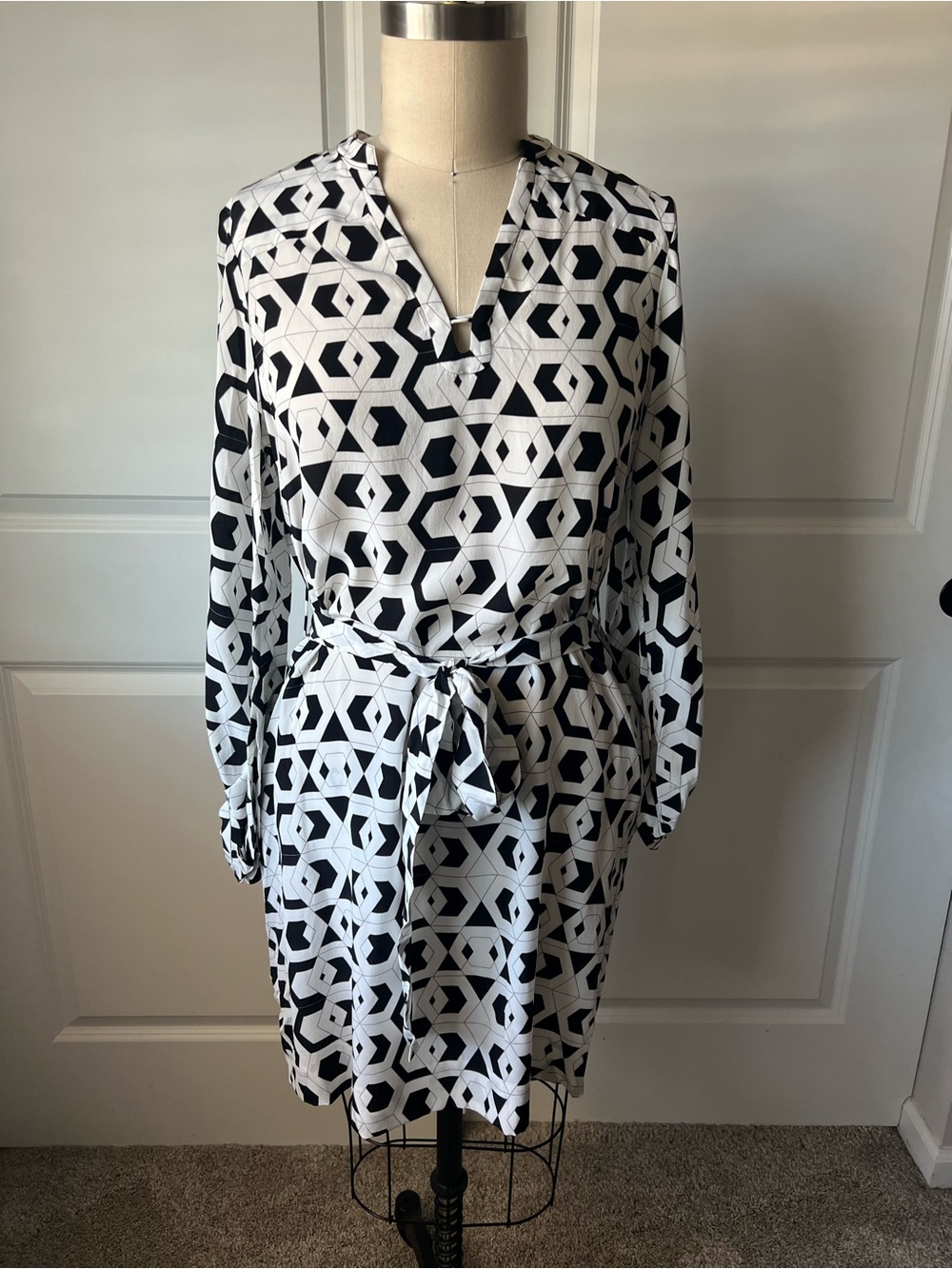 DVF Designer Silk Black & White Geometric Shirtdress